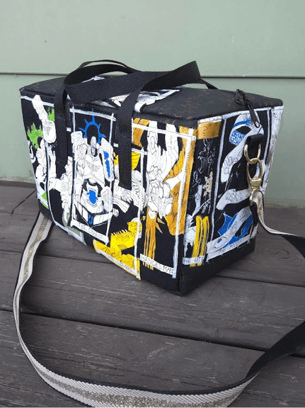 Side view of the bag! The order of Primarchs (from L to R):
- Lorgar as the Hierophant
- Curze as the Moon
- Perturabo as the Devil

On top of the bag:
- Alpharius as the Hermit
- Corvus Corax as the Star